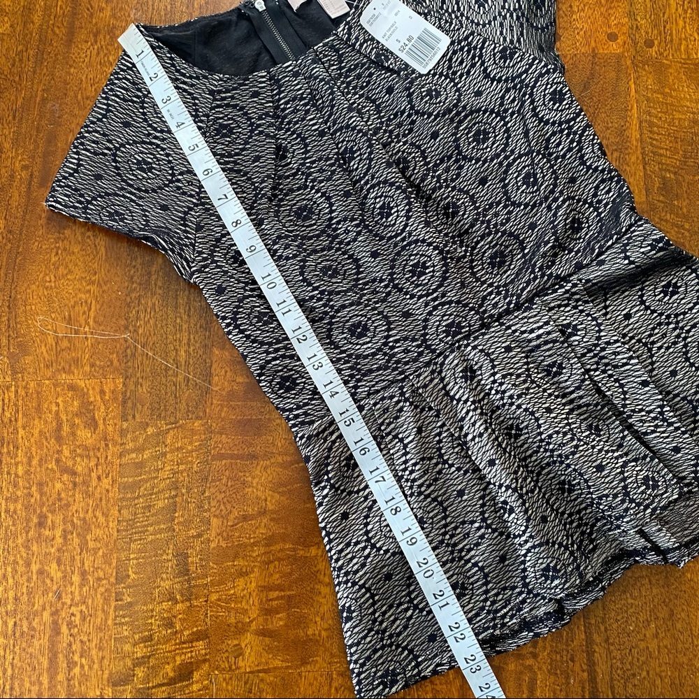 F21 Contemporary Peplum Top - Picture 4 of 6